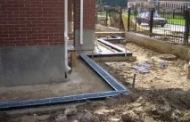 Відведення води з ділянки поверхневий та глибинний дренаж поверхневий