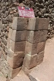 Пісак (Pisac) – місто у Священній долині інків у Перу пісак