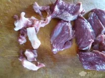 Рецепт Ніжна яловичина під цибульним соусом, зі сметаною яловичина