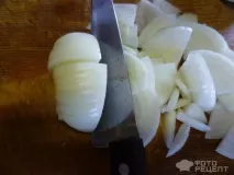 Рецепт Ніжна яловичина під цибульним соусом, зі сметаною яловичина