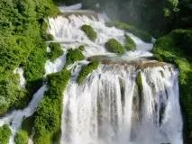 Найвищий штучний водоспад у світі – мармуровий водоспад Каскату делле Марморе світі