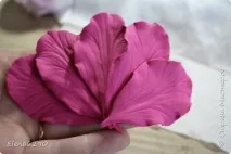 Скринька, прикрашена квітами з полімерної глини невеликий мк. квітами