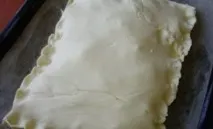Листковий пиріг з картоплею листкове