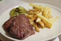 Стейк з картоплею фрі - JEvents Петербург стейк