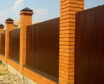 Установка стовпів для паркану з профнастилу своїми руками оптимальна відстань між ними стовпів