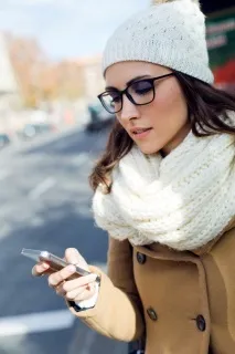 Весняне сонце чого боятися і як захищатися Поради фахівців Essilor сонце