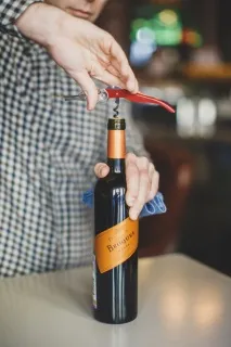 Wine o - clock чому псується вино - Simple Beyond clock