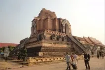 Храми в Чіанг Травень фото та опис опис