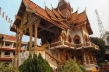 Храми в Чіанг Травень фото та опис Будди