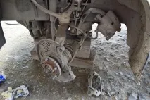 Заміна передніх гальмівних дисків, колодок та ін. передніх