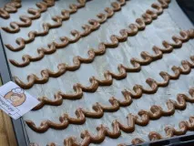 Бісквітний рулет із кремом із збитих вершків - покроковий рецепт з фото збитих