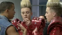 Близнюки Jedward колупаються в носі за лаштунками Євробачення 2011 (ФОТО) близнюки