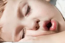 Що робити, якщо дитина хропевночі уві сні робити