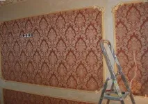 Ґрунтовка стін перед поклейкою шпалер стін