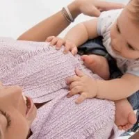 Як привчити дитину чіпати груди чіпати