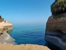 вода