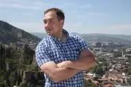 переїхала