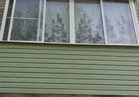 Зовнішнє оздоблення балконів та лоджій сайдингом сайдингом