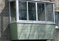 Зовнішнє оздоблення балконів та лоджій сайдингом оздоблення