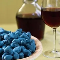 Настоянка з жимолості на горілці. жимолості