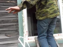 Оздоблення пластикового вікна в дерев’яному будинку оздоблення
