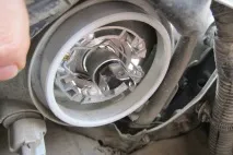 Регулювання нахилу світла фар проставки