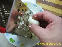 Салат - Мімоза - з ананасами та яблуком ананасами
