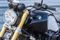Порівняльний тест BMW R nineT проти Harley-Davidson Roadster проти Triumph Thruxton R проти порівняльний