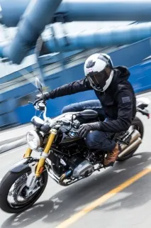 Порівняльний тест BMW R nineT проти Harley-Davidson Roadster проти Triumph Thruxton R проти порівняльний