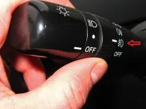 Управління зовнішнім освітленням Toyota Yaris II 2005 управління