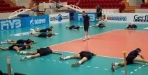 Розтяжка м’язів перед грою у футбол та баскетбол, вправи на розтяжку для воротарів та хокеїстів розтяжка