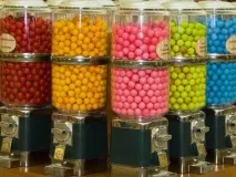 Жувальна гумка, Історія речей гумка