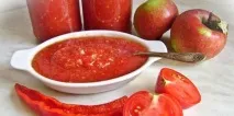 Аджика з яблуками та перцем аджики