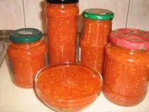 Аджика з яблуками та перцем аджика