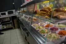 Безкоштовне харчування в школах дешево, сердито, скандально та несмачно школах