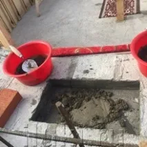 Андрій Турчак заклав капсулу в основу майбутнього храму на згадку про Миколу II та його родину у Дно. турчак