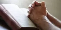 Як молитися за самогубця, нашіптала молитися