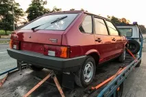 Капсула часу нова вишнева Дев’ятка ВАЗ-21093 1990 року з пробігом 49 км нова