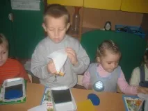 Конспект заняття в середнійгрупі «Досліди зі світлом» (середня група) заняття
