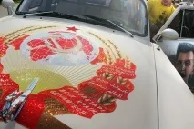 Українця не пустили до Литви за радянську символіку на автомобілі українця