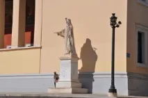 монументофобія