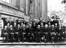 Нобелівська премія Ейнштейна за теорію фотоефекту премія
