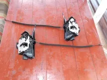 Не закриваються нормально передні двері нормально