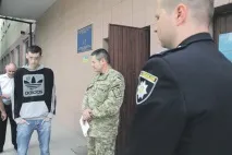 Полювання - на ухилістів як у Києві ховаються від армії армії