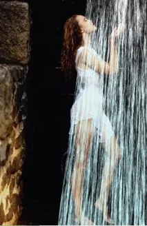Природний душ, водоспад, малюємо водоспад, поміщаємо під струмінь води в уроці фотошопу - Mega Obzor малюємо