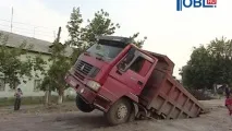 Розчленований труп, байкери, що розбилися, вантажівка, що провалилася крізь землю розчленований
