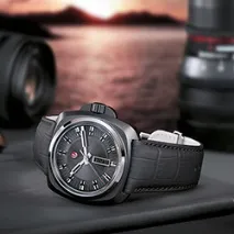 Rado The Rado HyperChrome 1616 vintage – автоматичний чоловічий годинник на честь голландського 1616