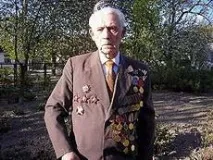 Солдатам нашого батальйону в день видавали один чорний і твердий, як камінь, сухар один
