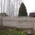 Створення будинку своїми руками, а також блондинка та рожевий паркан створення