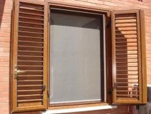 Ставні на вікна металеві, дерев’яні, пластикові та інші варіанти вікна